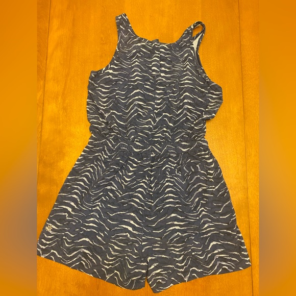 EUC Athleta On The Go Romper size medium (8/10) - Picture 5 of 7